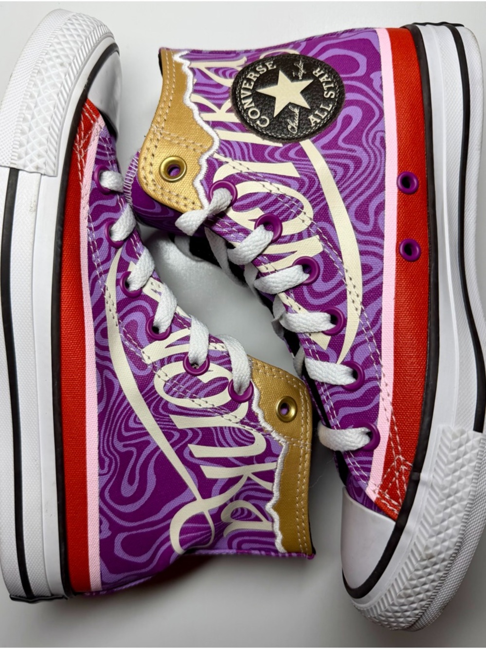 Converse x Willy Wonka Swirl Chuck Taylor Hi – Purple – Women’s 7 / Men’s 5